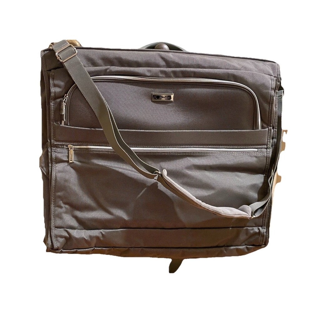 Delsey Paris Helium For Professional Travelers Garment Bag XLarge Grey